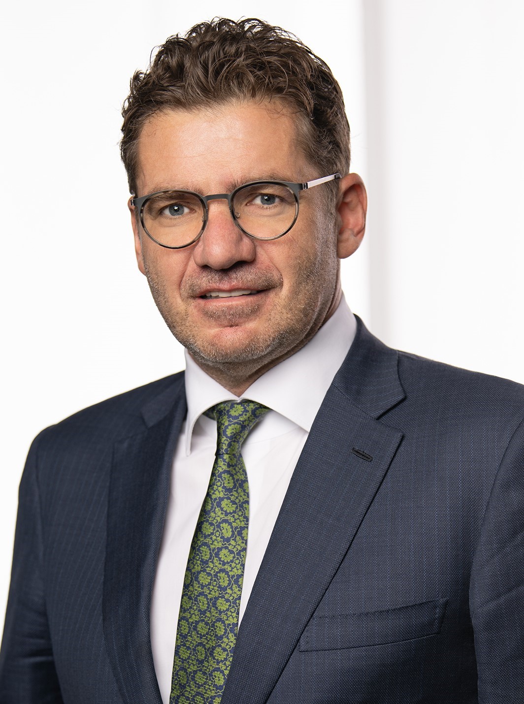 Mag. Joerg Zarbl, M.B.L.-HSG - Zur Person